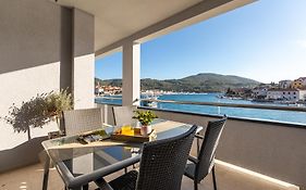 Outstanding Island Getaway Ribarska Srica